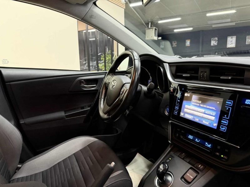 TOYOTA AURIS HSD 136H DESIGN 2018