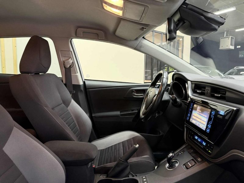 TOYOTA AURIS HSD 136H DESIGN 2018