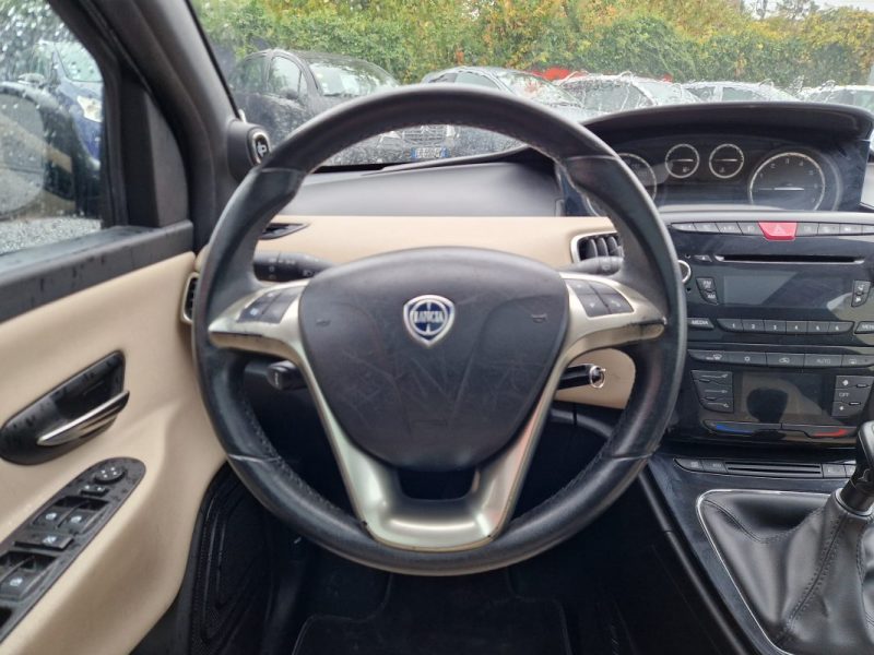 LANCIA YPSILON 0.9L 90CV TWINAIR *GOLD* BOITE AUTOMATIQUE -GARANTIE REVISE- 2013