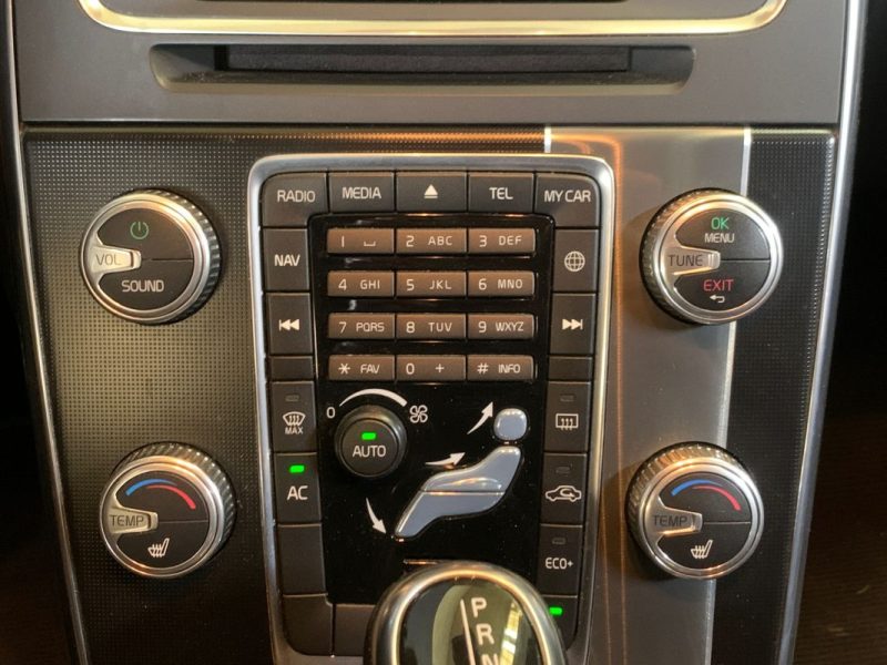 VOLVO S60 PHASE 2 D4 2.0 181CV R-DESIGN GEARTRONIC BVA8 - DISTRIBUTION OK - ENTRETIEN A JOUR  