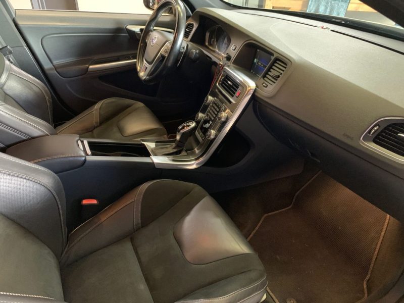 VOLVO S60 PHASE 2 D4 2.0 181CV R-DESIGN GEARTRONIC BVA8 - DISTRIBUTION OK - ENTRETIEN A JOUR  