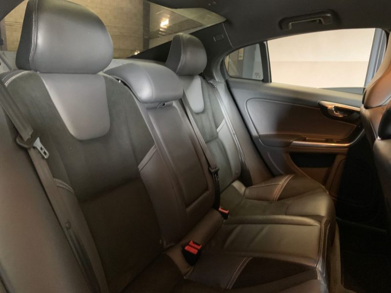 VOLVO S60 PHASE 2 D4 2.0 181CV R-DESIGN GEARTRONIC BVA8 - DISTRIBUTION OK - ENTRETIEN A JOUR  