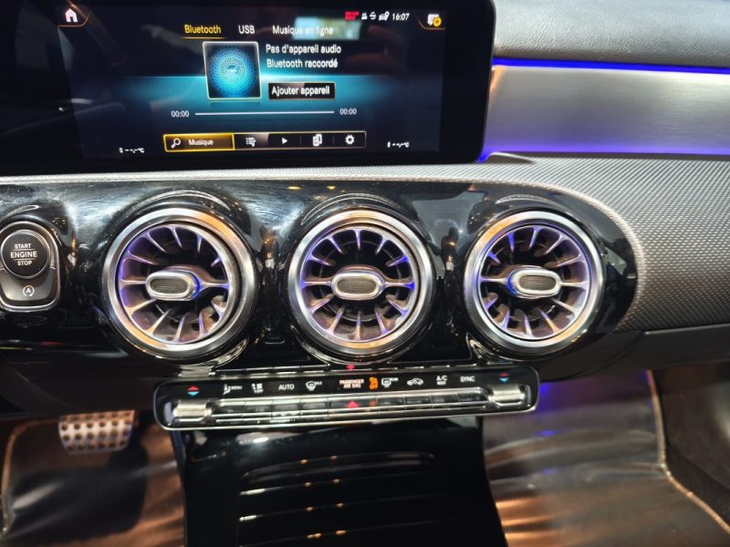 MERCEDES MERCEDES CLASSE A 200D 150 CV - FINITION AMG LINE - BOITE AUTOMATIQUE  200 D 150CH STYLE LINE 8G-DCT 2020