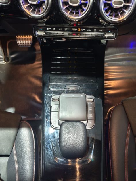 MERCEDES MERCEDES CLASSE A 200D 150 CV - FINITION AMG LINE - BOITE AUTOMATIQUE  200 D 150CH STYLE LINE 8G-DCT 2020