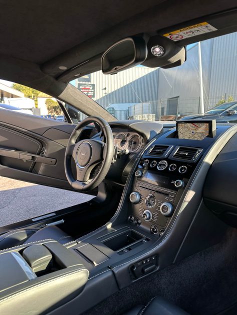 ASTON MARTIN V8 VANTAGE V8 4.7 426 CH SPORTSHIFT II FRANCAISRE SUIVI ASTON