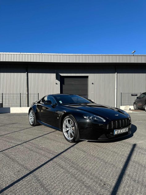 ASTON MARTIN V8 VANTAGE V8 4.7 426 CH SPORTSHIFT II FRANCAISRE SUIVI ASTON