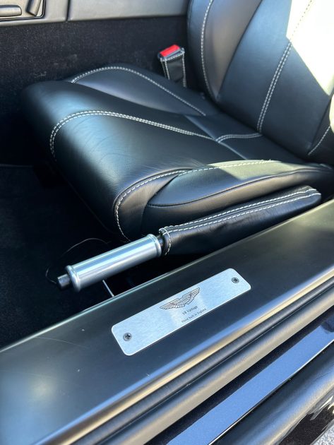 ASTON MARTIN V8 VANTAGE V8 4.7 426 CH SPORTSHIFT II FRANCAISRE SUIVI ASTON