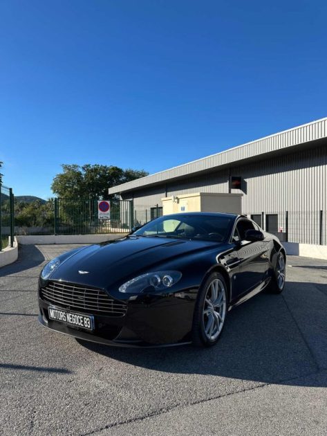 ASTON MARTIN V8 VANTAGE V8 4.7 426 CH SPORTSHIFT II FRANCAISRE SUIVI ASTON