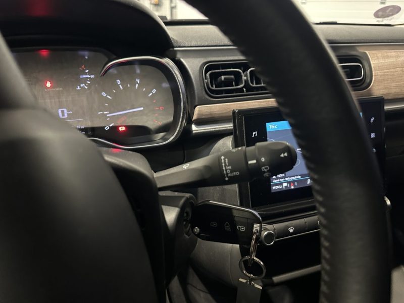 CITROEN C3 1.2 PureTech 110ch SHINE - DISTRI OK / CAMERA / CARPLAY