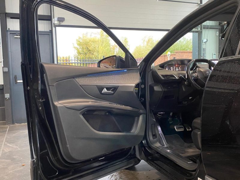 Peugeot 5008 GT Line 🌟 1.6 THP 165ch 🔹 7 places 👨‍👩‍👧‍👦 🌞 Toit ouvrant✨ Reprise ♻️ Garantie