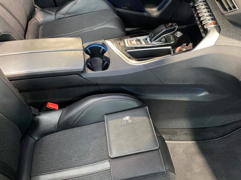 Peugeot 5008 GT Line 🌟 1.6 THP 165ch 🔹 7 places 👨‍👩‍👧‍👦 🌞 Toit ouvrant✨ Reprise ♻️ Garantie