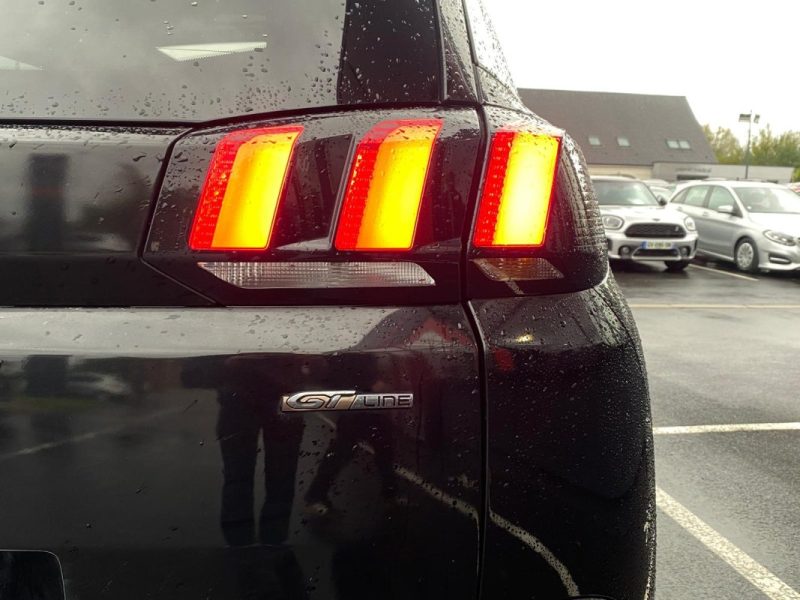 Peugeot 5008 GT Line 🌟 1.6 THP 165ch 🔹 7 places 👨‍👩‍👧‍👦 🌞 Toit ouvrant✨ Reprise ♻️ Garantie