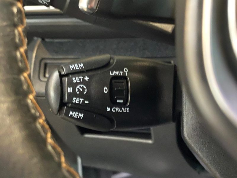 Peugeot 5008 GT Line 🌟 1.6 THP 165ch 🔹 7 places 👨‍👩‍👧‍👦 🌞 Toit ouvrant✨ Reprise ♻️ Garantie