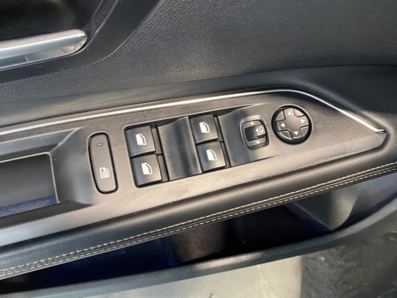 Peugeot 5008 GT Line 🌟 1.6 THP 165ch 🔹 7 places 👨‍👩‍👧‍👦 🌞 Toit ouvrant✨ Reprise ♻️ Garantie