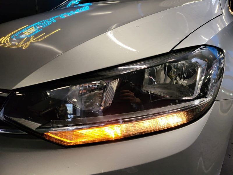 VOLKSWAGEN TOURAN 1.6 TDI 115 CONFORTLINE DSG7 7PL / CARPLAY / CAMERA DE RECUL / SUIVI COMPLET 