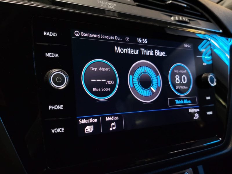VOLKSWAGEN TOURAN 1.6 TDI 115 CONFORTLINE DSG7 7PL / CARPLAY / CAMERA DE RECUL / SUIVI COMPLET 