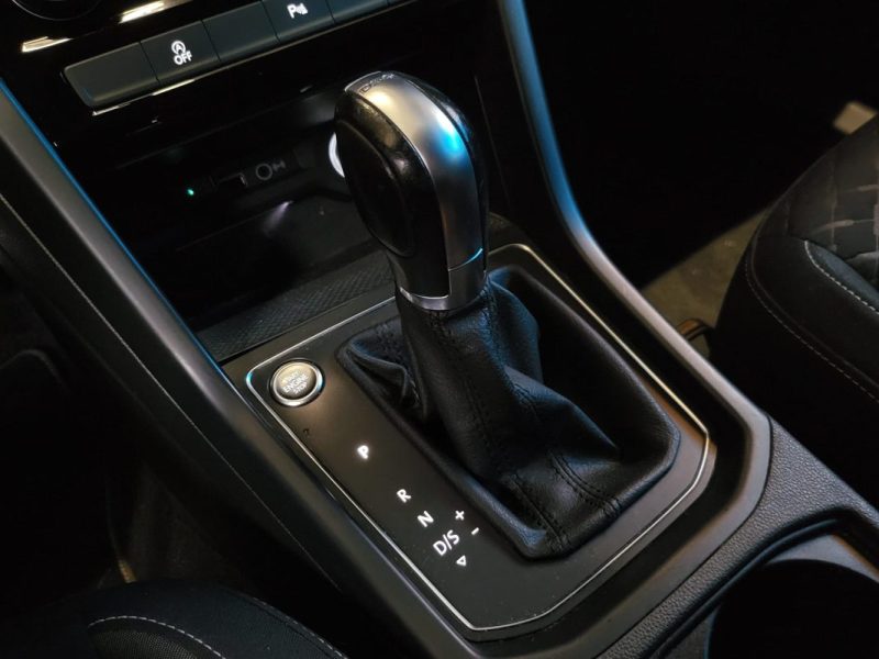 VOLKSWAGEN TOURAN 1.6 TDI 115 CONFORTLINE DSG7 7PL / CARPLAY / CAMERA DE RECUL / SUIVI COMPLET 