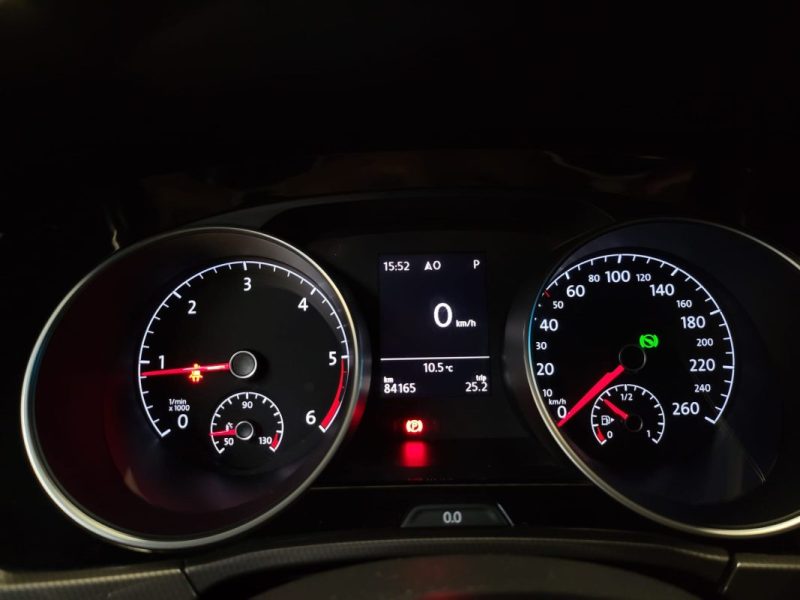 VOLKSWAGEN TOURAN 1.6 TDI 115 CONFORTLINE DSG7 7PL / CARPLAY / CAMERA DE RECUL / SUIVI COMPLET 