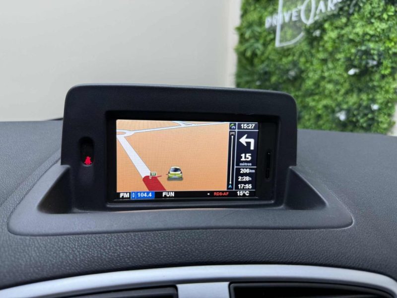 RENAULT CLIO 1.2 16V 75CH TOMTOM 75CV 2012