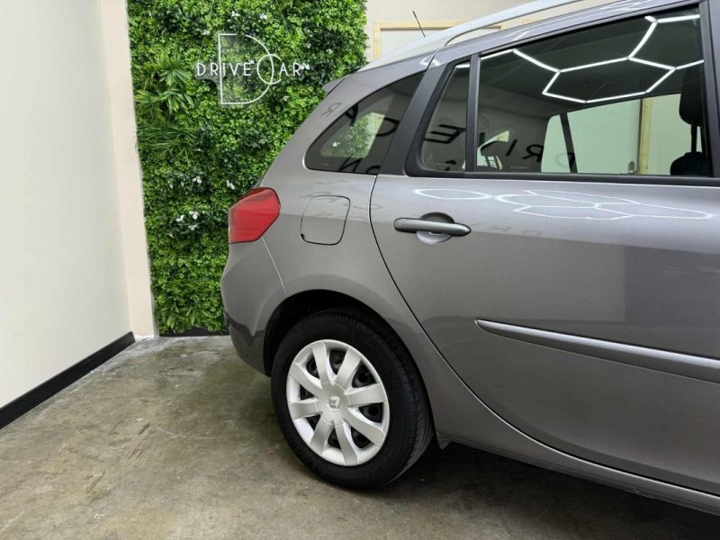 RENAULT CLIO 1.2 16V 75CH TOMTOM 75CV 2012