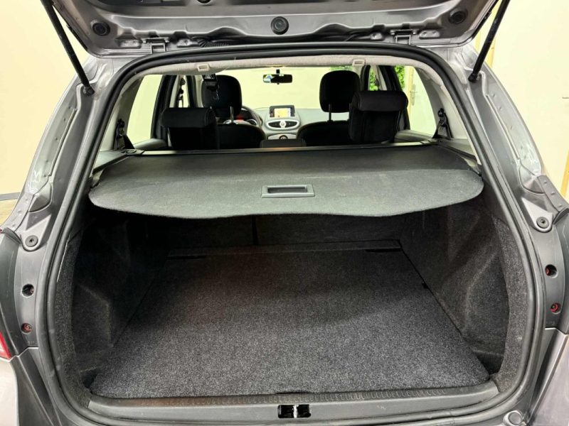 RENAULT CLIO 1.2 16V 75CH TOMTOM 75CV 2012