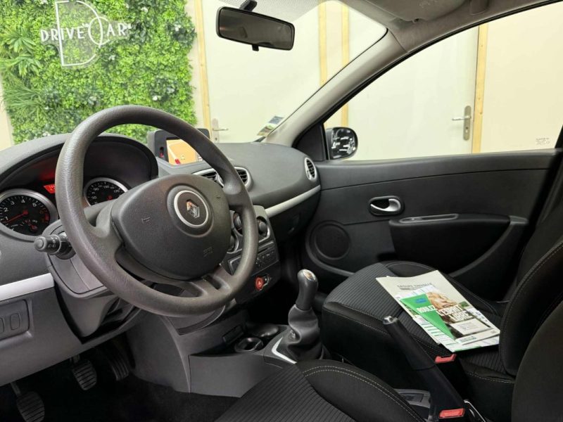 RENAULT CLIO 1.2 16V 75CH TOMTOM 75CV 2012