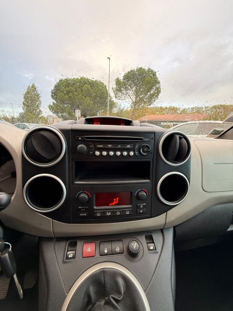 CITROEN BERLINGO 1.6 HDI 90 XTR 5 Places - Distribution à jour - Attelage 