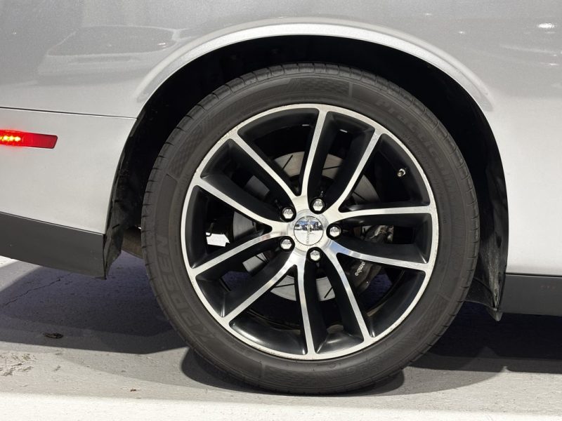 Dodge Challenger V8 6.4L 392 HEMI R/T Scat Pack Shaker 485ch - Carte Grise Française - Malus payé