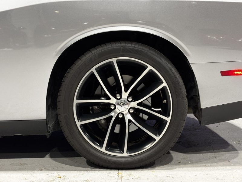 Dodge Challenger V8 6.4L 392 HEMI R/T Scat Pack Shaker 485ch - Carte Grise Française - Malus payé