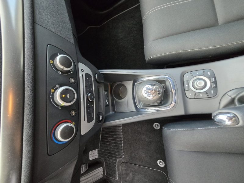 RENAULT MEGANE 1.2 TCE 115CH ENERGY BOSE EURO6 2015 2016