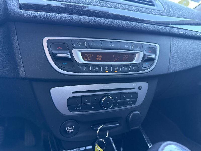 RENAULT MEGANE ESTATE 1.5 DCI 110CH ENERGY ECO2 BOSE 1ÈRE MAIN  