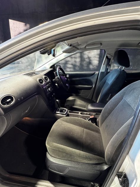 Ford Focus 1.6 Ghia – Révisée, Garantie incluse – Volant à droite