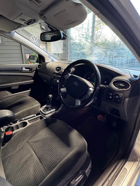 Ford Focus 1.6 Ghia – Révisée, Garantie incluse – Volant à droite