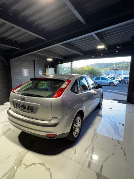 Ford Focus 1.6 Ghia – Révisée, Garantie incluse – Volant à droite
