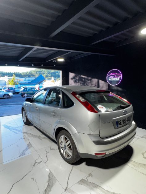 Ford Focus 1.6 Ghia – Révisée, Garantie incluse – Volant à droite