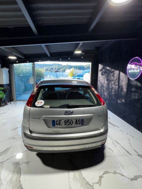 Ford Focus 1.6 Ghia – Révisée, Garantie incluse – Volant à droite