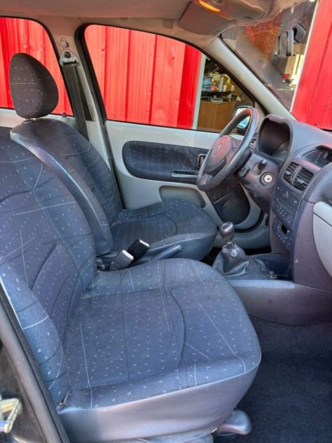 RENAULT CLIO RXE 1.9DTI 2002