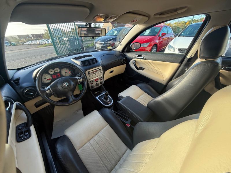 ALFA ROMEO 147 2.0I - 16V 150CV  TS DISTINCTIVE BOITE AUTO 1ER MAIN 