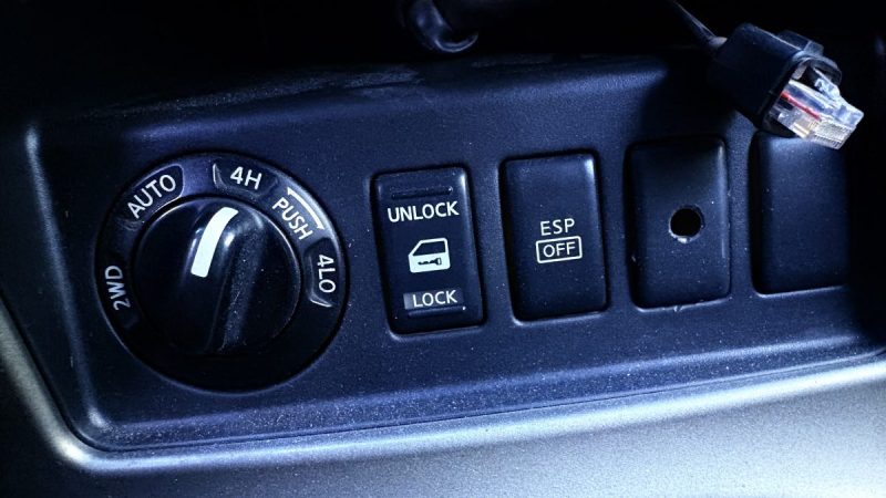 NISSAN PATHFINDER 2,5 DCI 174 BV6 CONFORT 6 MOIS GARANTIE