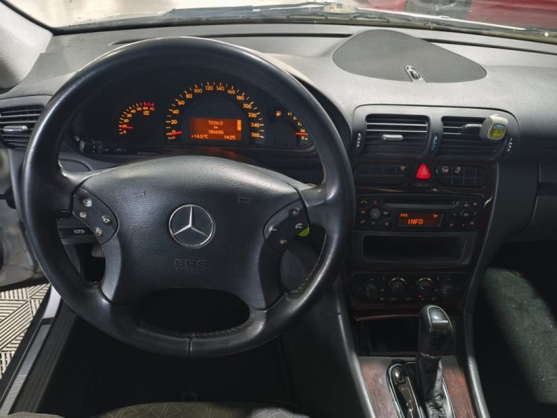 MERCEDES MERCEDES CLASSE C 180 D - FINITION ELEGANCE - BOITE AUTOMATIQUE - CLIMATISATION  C180 CLASSIC BVA 2002