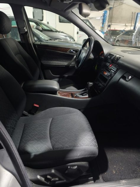 MERCEDES MERCEDES CLASSE C 180 D - FINITION ELEGANCE - BOITE AUTOMATIQUE - CLIMATISATION  C180 CLASSIC BVA 2002