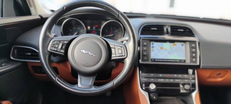 JAGUAR XE 20D PORTFOLIO 2016