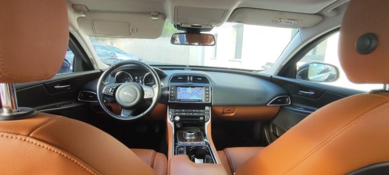 JAGUAR XE 20D PORTFOLIO 2016