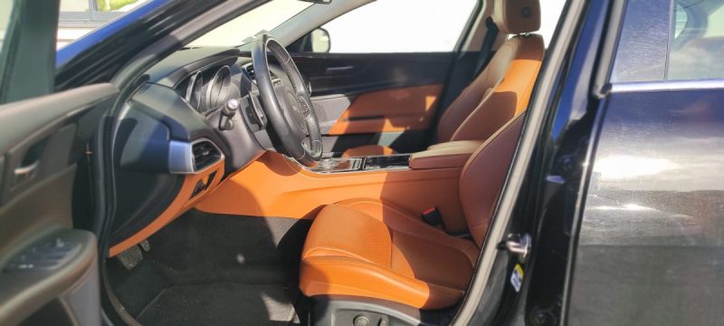 JAGUAR XE 20D PORTFOLIO 2016