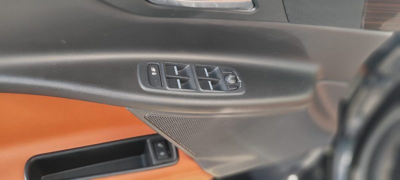 JAGUAR XE 20D PORTFOLIO 2016