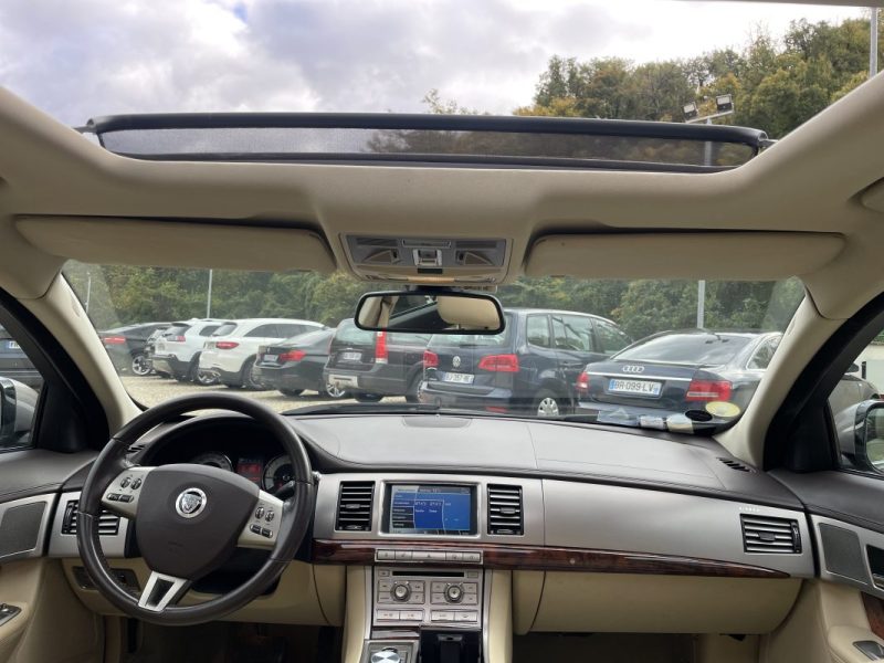 JAGUAR XF V6 3L D S LUXE PREMIUM 275 CH 2009