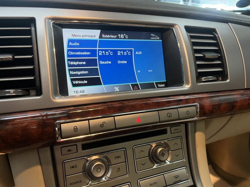 JAGUAR XF V6 3L D S LUXE PREMIUM 275 CH 2009