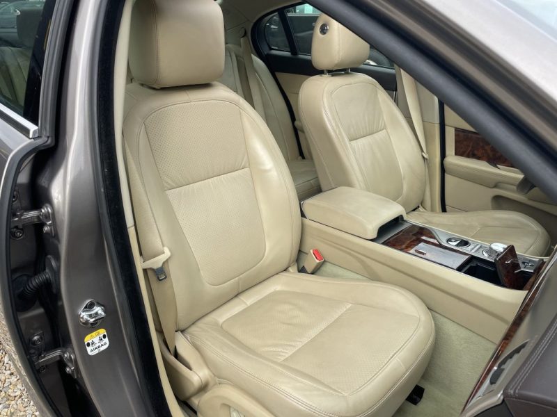 JAGUAR XF V6 3L D S LUXE PREMIUM 275 CH 2009