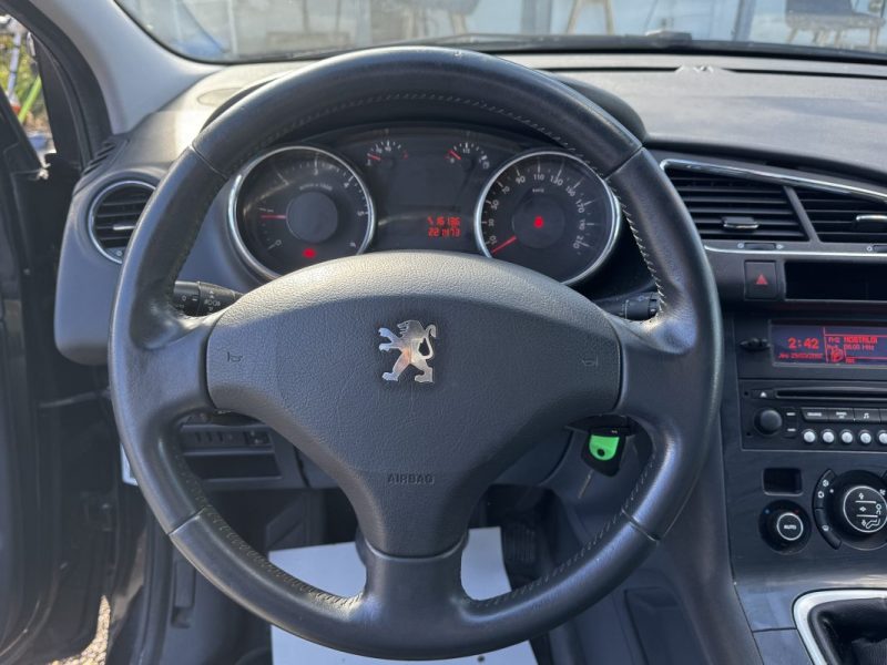 PEUGEOT 3008 1.6 HDI 112 FAP CONFORT PACK 