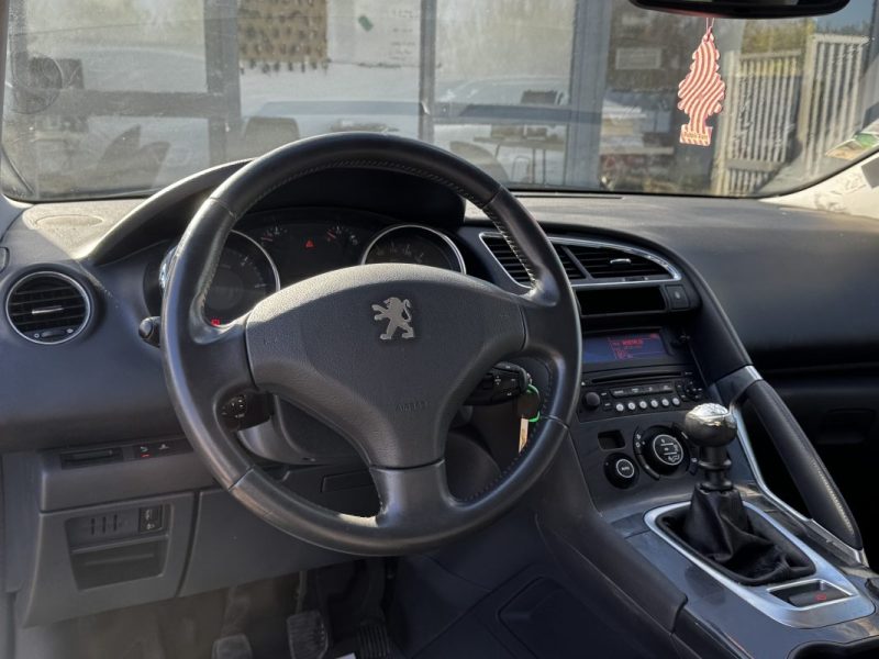 PEUGEOT 3008 1.6 HDI 112 FAP CONFORT PACK 